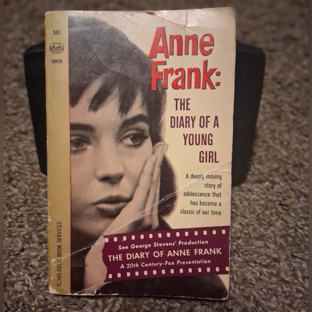 Anne Frank: The Diary of a Young Girl - Classic Book